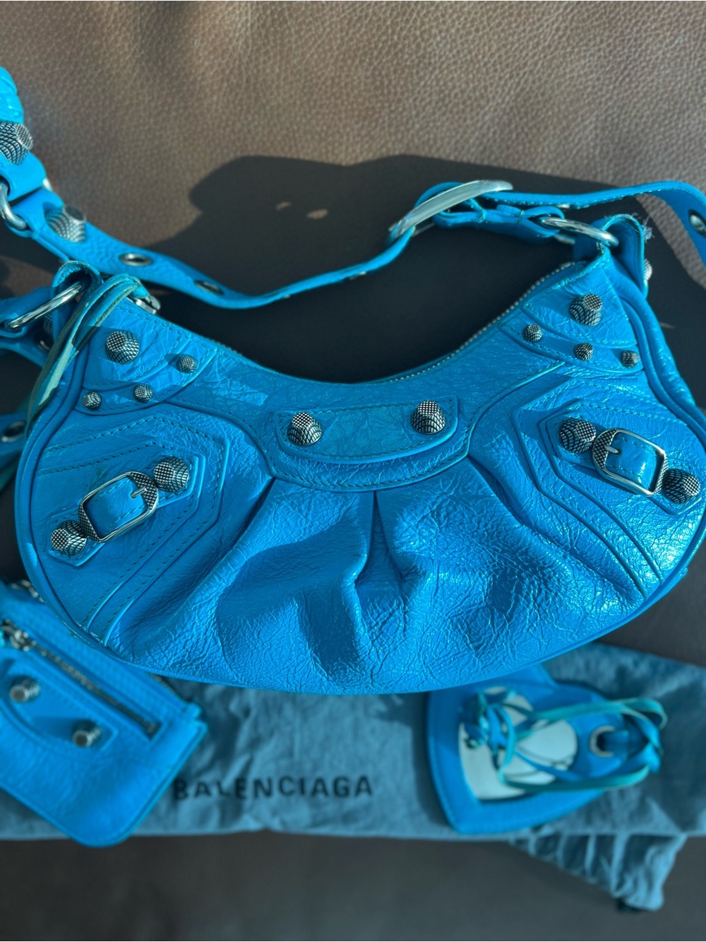 Balenciaga le Cagole XS from the S/S 2022 Collection - Picture 12 of 12